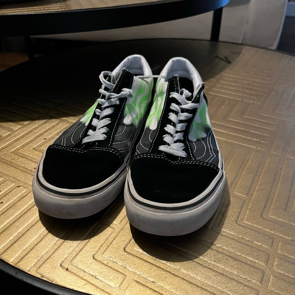 Vans - Picture 2 of 7